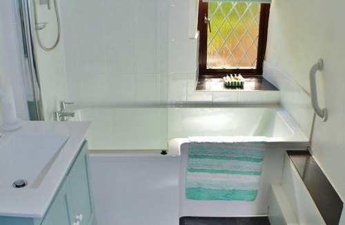 Chesterfield Bed & Breakfast | Church Villa B&B