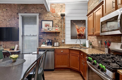 South Louisville House | Churchill Backside-Bourbon Trail, EXPO & Derby!