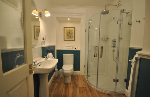 Dover House | Churchill Guest House