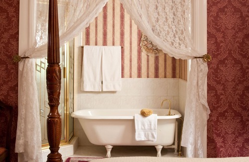 Napa Bed & Breakfast | Churchill Manor B&B