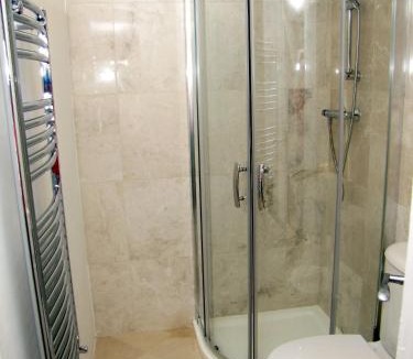 Bowness-on-Windermere Hotel | Churchills Inn & Rooms