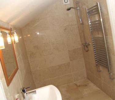 Bowness-on-Windermere Hotel | Churchills Inn & Rooms