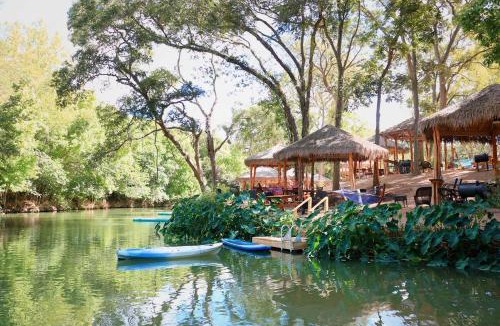 Sutherland Springs House | Cibolo Family Getaway: Waterfront Tented Cabin for a Glamping Holiday