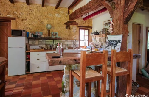 Monmadales Villa | Cicadas and birds sing to the setting sun