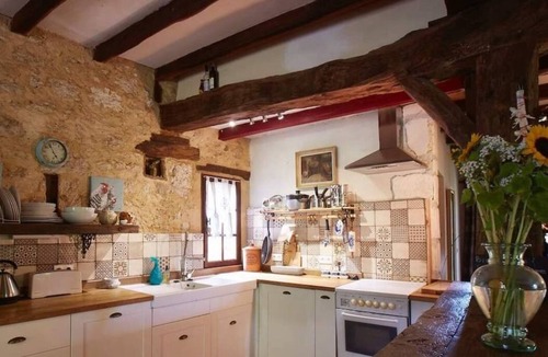 Monmadales Villa | Cicadas and birds sing to the setting sun