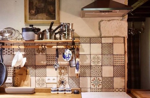 Monmadales Villa | Cicadas and birds sing to the setting sun