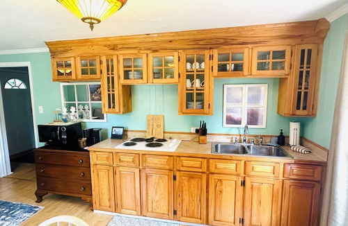 Laurel Apartment | Cici's Hilltop Haven Laurels top choice