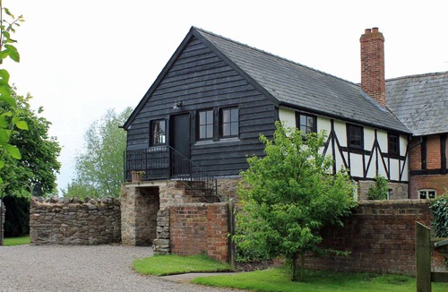 Hereford Cottage | Cider press in Brinsop