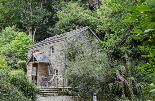 Boscundle Cottage | Cider Press, St Austell with riverside garden