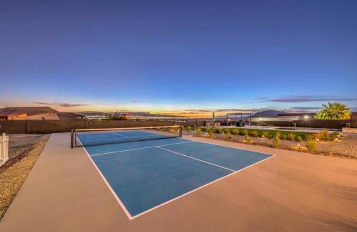 Foothills Villa | CIELO - Modern Vegas Pool Oasis, Spa, Pickleball