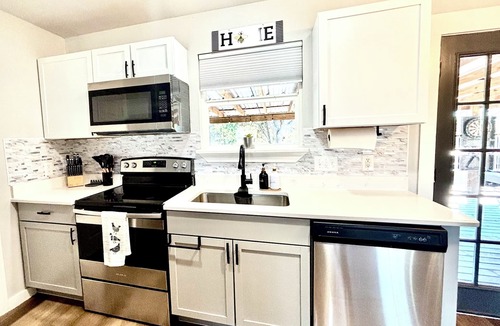 McKinney Other | Cielo’s Retreat, A Charming 3-bedroom farmhouse in McKinneyprincenton