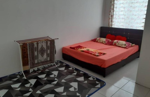 Jitra House | Cik Kerinting Homestay