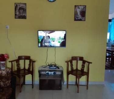 Jitra House | Cik Kerinting Homestay