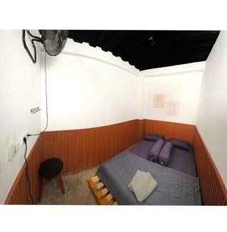 Cilacap House | Cilacap Guest House , Penginapan lokasi strategis di Depan terminal bus cilacap
