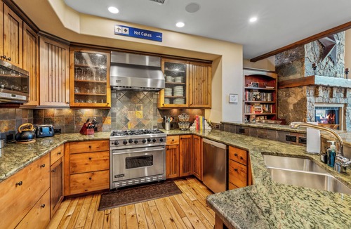 Steamboat Springs House | Cimarron #14 - walk to base, winter ski shuttle, private deck spa, Mountain views!