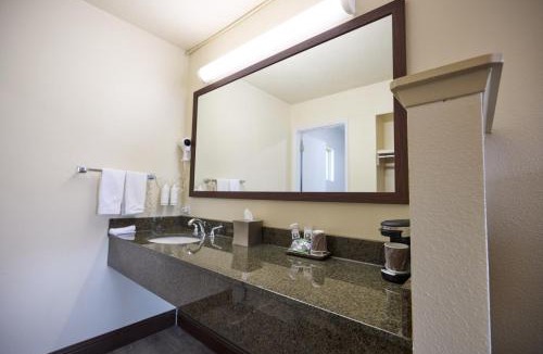 Klamath Falls Hotel | Cimarron Inn Klamath Falls