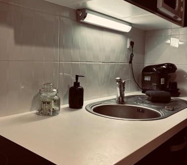 Lunel Apartment | Ciné Room Home Cinema Netflix Experience