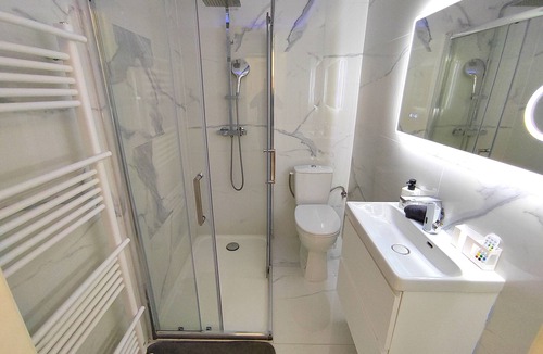 Algrange Apartment | CinéLux - Private Experience [Full accomodation] [Full accomodation