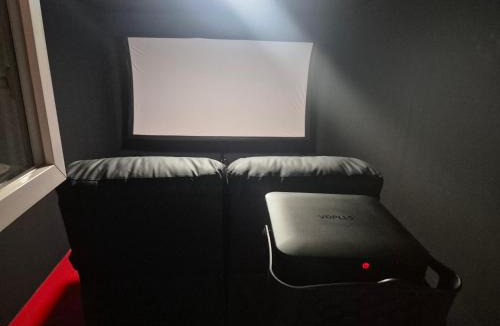 Saclas House | Cinéma & Spa Privatifs en Pleine Nature à 1h de Paris
