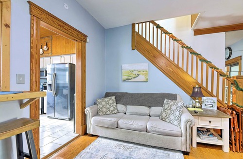 Clifton Heights House | Cincinnati Home w/Deck & Private Hot Tub!