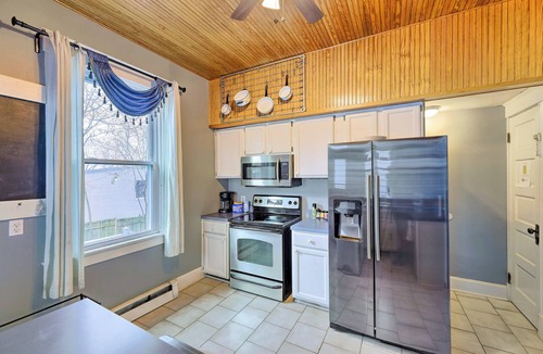 Clifton Heights House | Cincinnati Home w/Deck & Private Hot Tub!