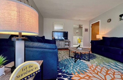 Westwood Apartment | Cincy Furnished Stays Spacious Golden Retreat Christ Hospital Min to Downtown