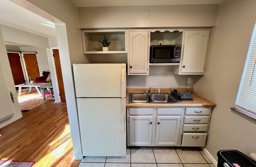 West Price Hill Apartment | Cincy Furnished Stays Emerald Oasis Retreat