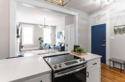 Pendleton Apartment | Cincy Getaway - Gorgeous 2nd floor walk-up