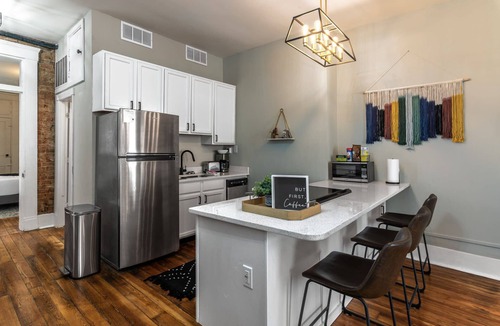 Pendleton Apartment | Cincy Getaway - Gorgeous 2nd floor walk-up