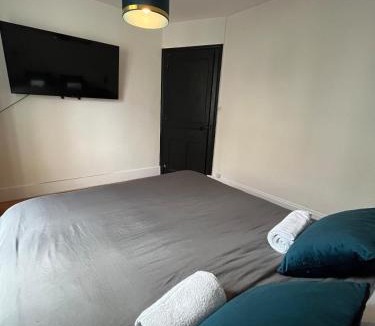 Charnay-les-Macon Apartment | Cinema et Billiard