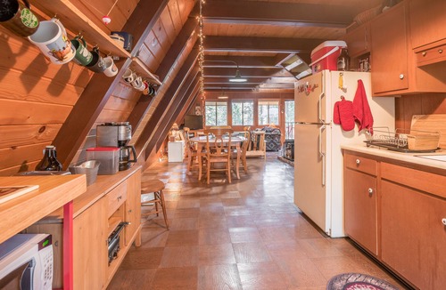 Glencoe Cabin | Cinnamon Bear-Adorable A-Frame with Heating!