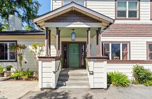Sonoma Bed & Breakfast | Cinnamon Bear Creekside Inn