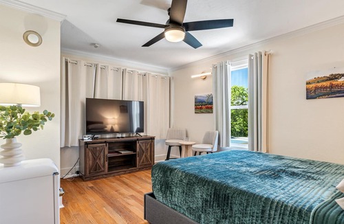 Sonoma Bed & Breakfast | Cinnamon Bear Creekside Inn