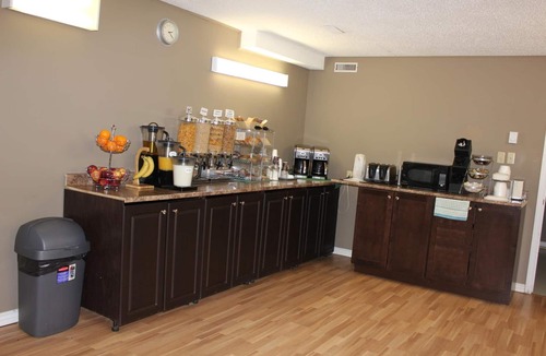 Weyburn Hotel | Circle 6 Motel