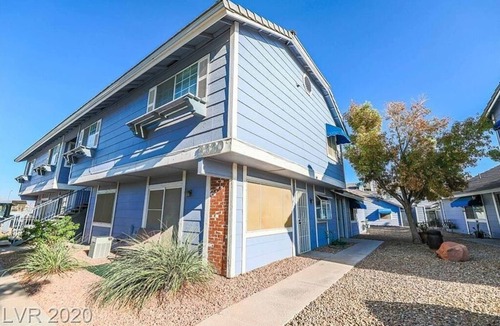 Whitney Condo | Circle duck