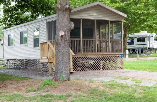 Bausman Resort | Circle M Camping Resort Screened Park Model 30