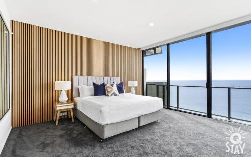 Surfers Paradise Apartment | Circle on Cavill By Vaun