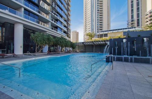 Surfers Paradise Apartment | Circle on Cavill By Vaun