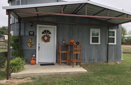 Grand Saline Cabin | Circle P Cabins - First Monday Trade Days - 4 cabins on 3 acres