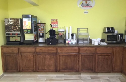 Anamosa Hotel | Circle S Motel