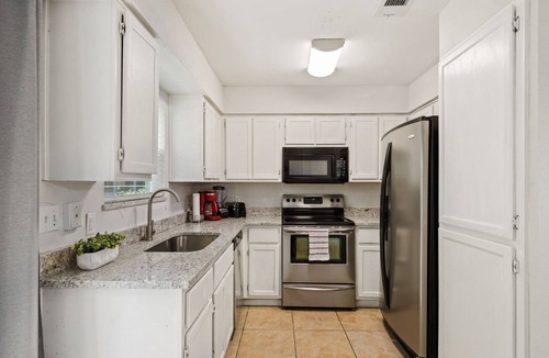 Tanglewood Estates House | Circle Town hm near the golf course