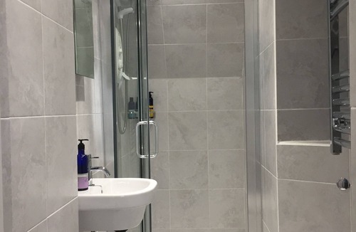 Pewsey Bed & Breakfast | Circles Guest House