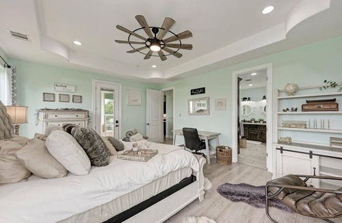 Del Valle House | Circuit of the Americas, Estate w/hot tub on 3/4 acre