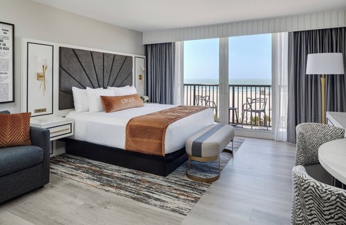 Sarasota Hotel | Cirque St. Armands Beachside