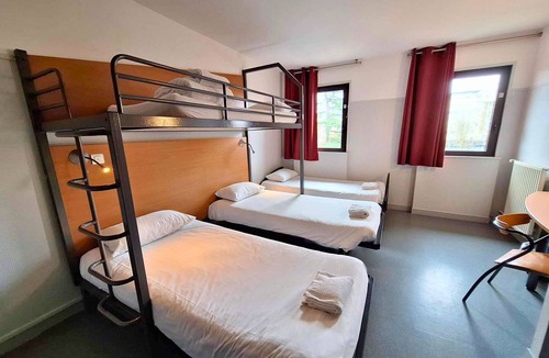 Courlancy Hostel | Cis De Champagne - Hostel