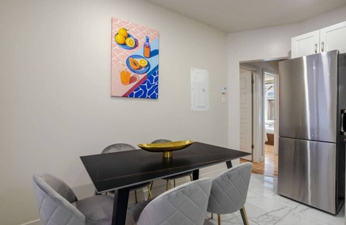 Cote-Des-Neiges—Notre-Dame-De-Grace Apartment | Cité Verve | Modern 2BR in Westmount MTL