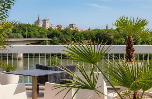 Villeneuve-les-Avignon Hotel | Cit'Hotel L'Oasis d'Avignon