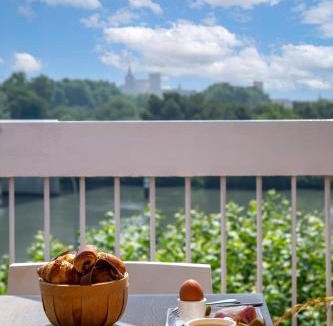 Villeneuve-les-Avignon Hotel | Cit'Hotel L'Oasis d'Avignon