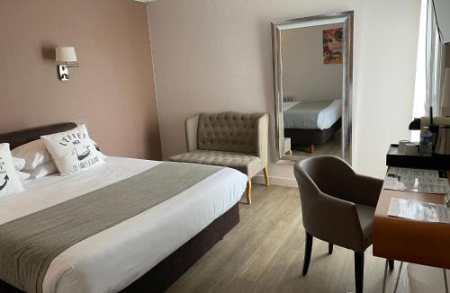 Les Sables d'Olonne Hotel | Cit'Hotel Logis Le Chêne Vert