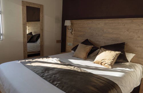 Millau Hotel | Cit'Hotel Restaurant Bowling de Millau